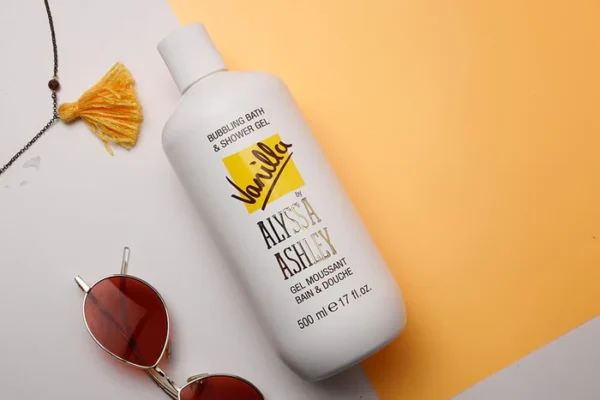 VANILLA Bubbling Bath and Shower Gel 500ml