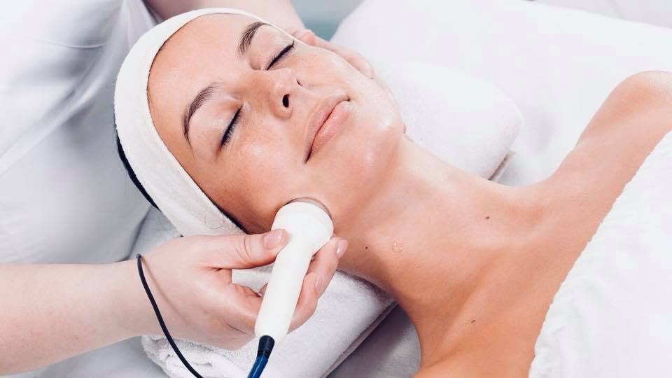 Ultrahelihooldused näole